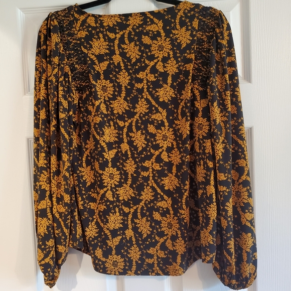ANN TAYLOR floral blouse - Picture 6 of 7
